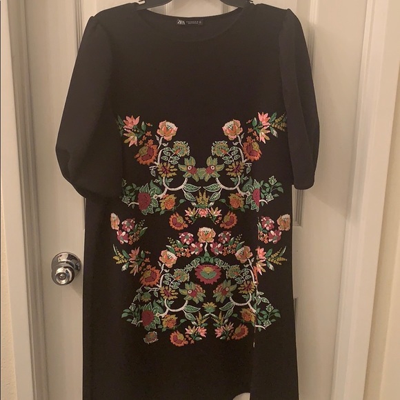 Zara Dresses & Skirts - Zara black with flower print dress